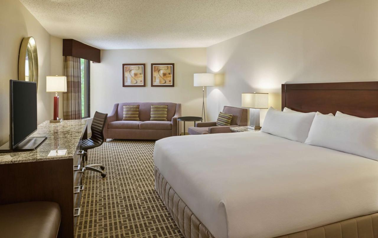 Отель Doubletree By Hilton Houston Intercontinental Airport Экстерьер фото