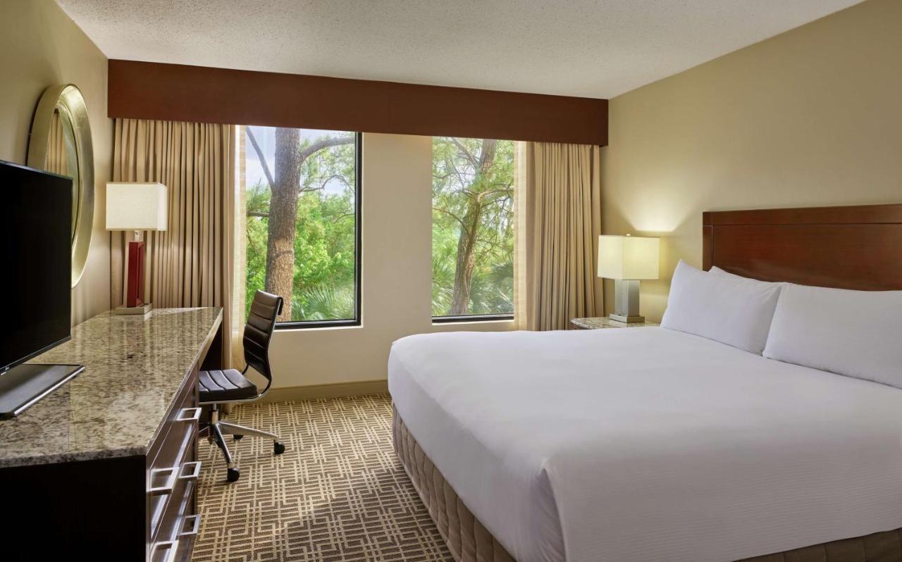 Отель Doubletree By Hilton Houston Intercontinental Airport Экстерьер фото