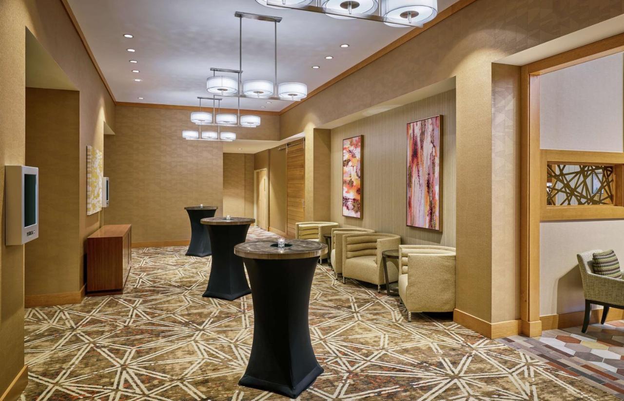 Отель Doubletree By Hilton Houston Intercontinental Airport Экстерьер фото