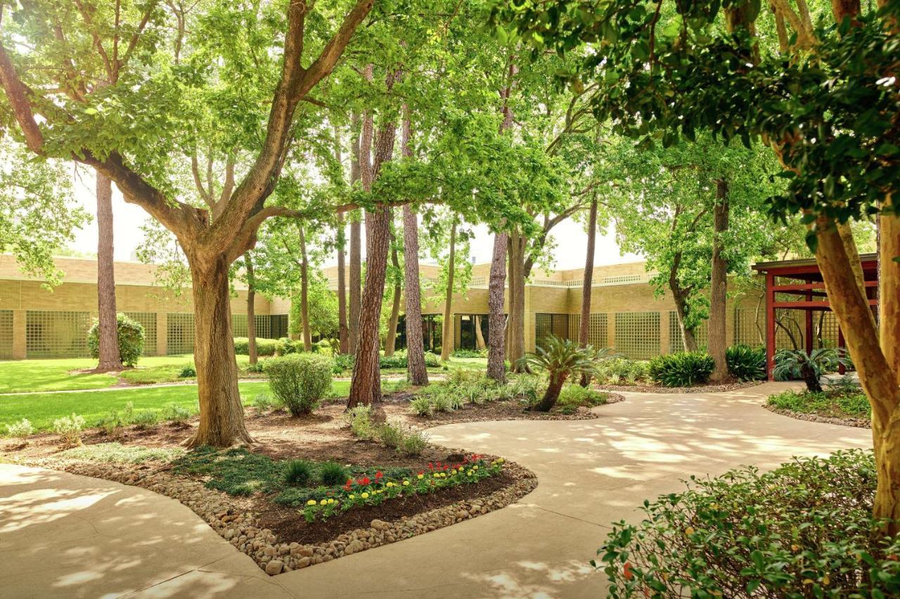 Отель Doubletree By Hilton Houston Intercontinental Airport Экстерьер фото