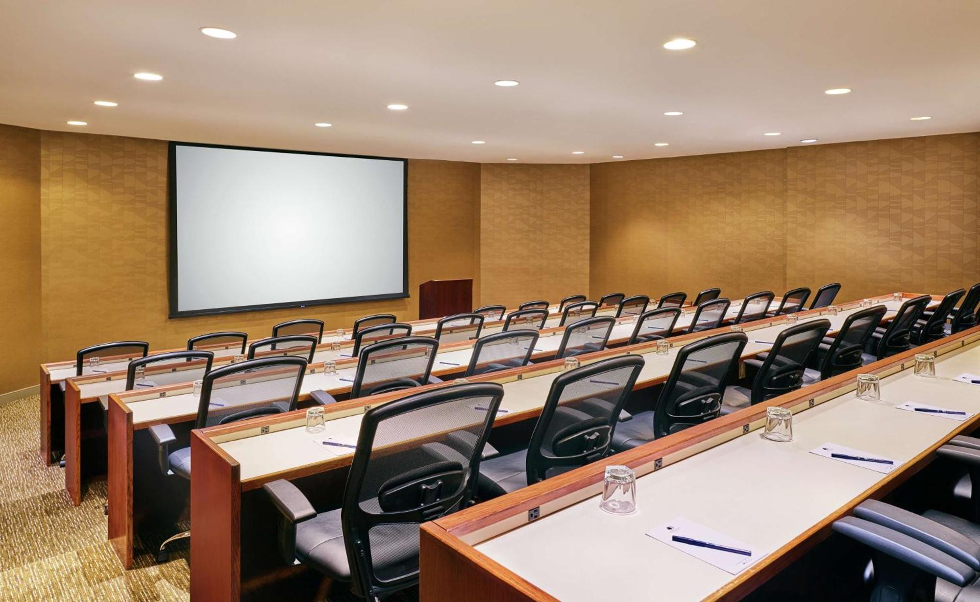 Отель Doubletree By Hilton Houston Intercontinental Airport Экстерьер фото