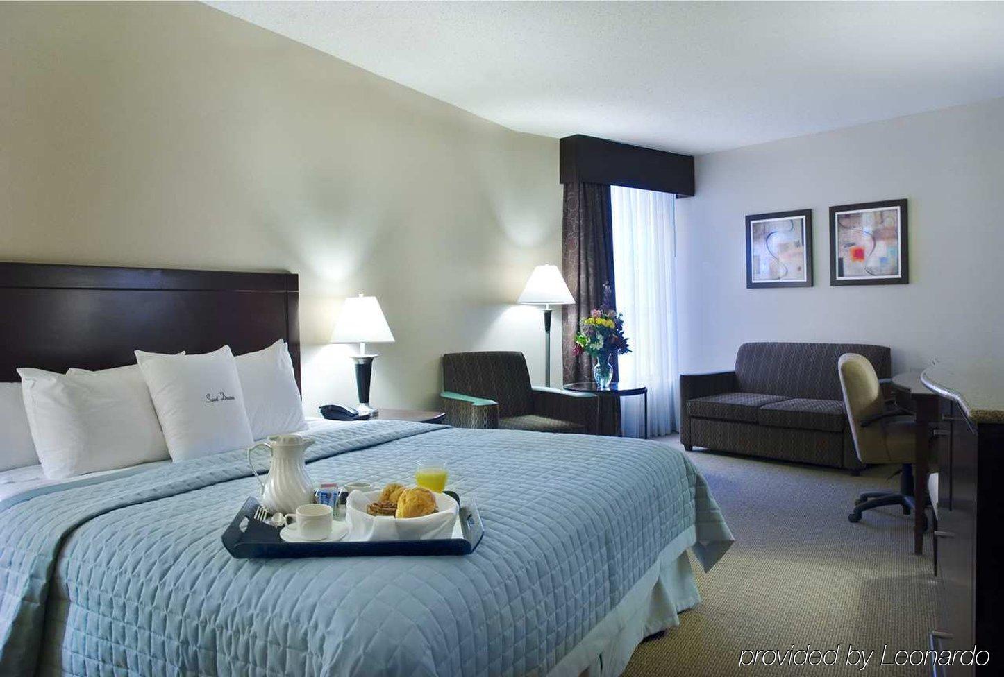 Отель Doubletree By Hilton Houston Intercontinental Airport Номер фото