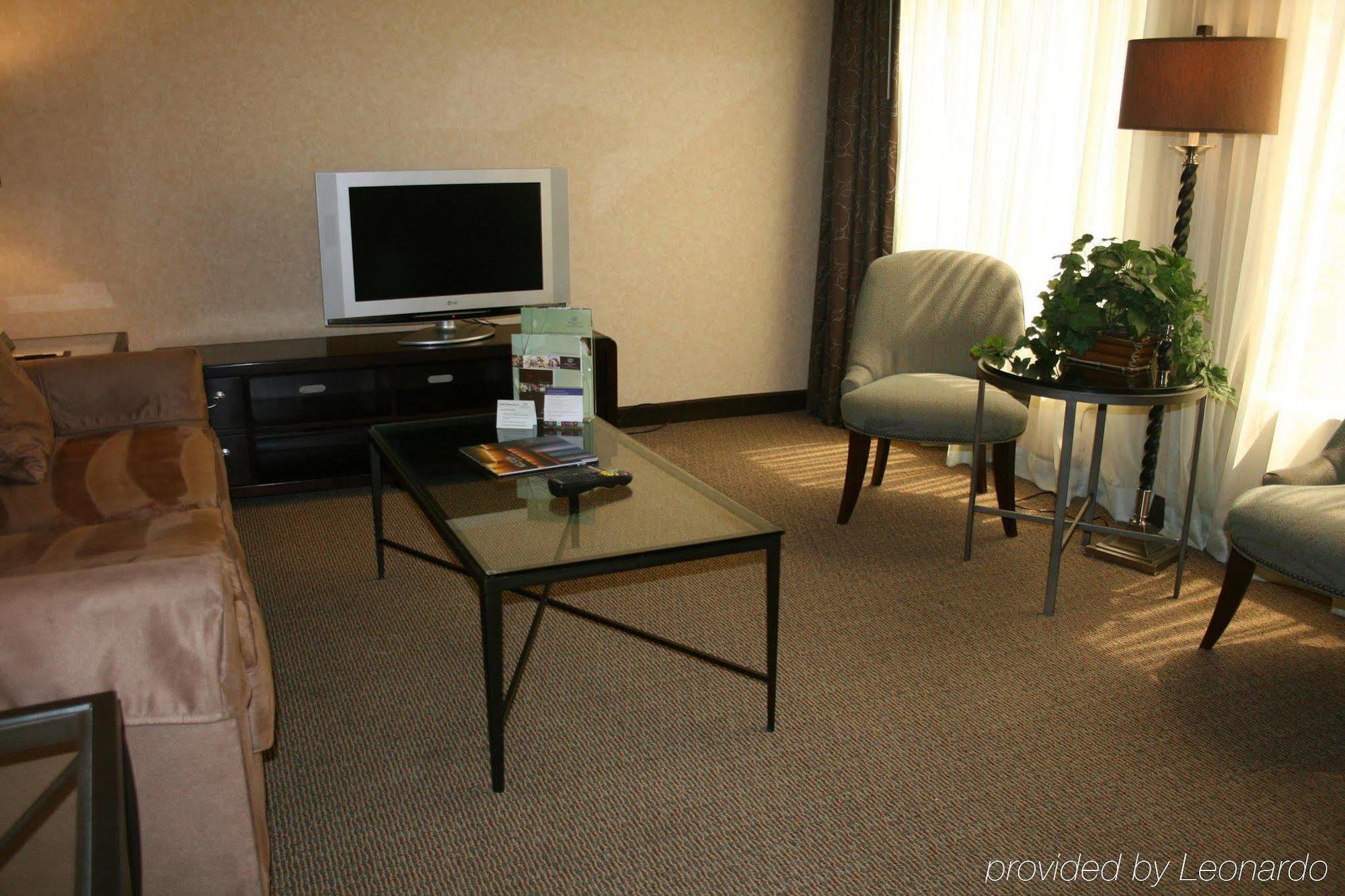 Отель Doubletree By Hilton Houston Intercontinental Airport Экстерьер фото